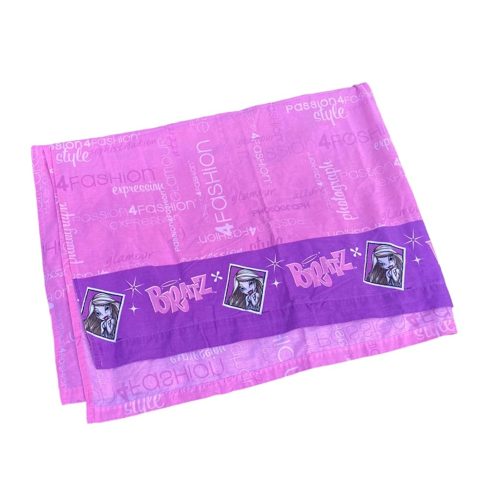 Bratz Pink & Purple Chloe Y2K Fashion Twin Bed Sheet